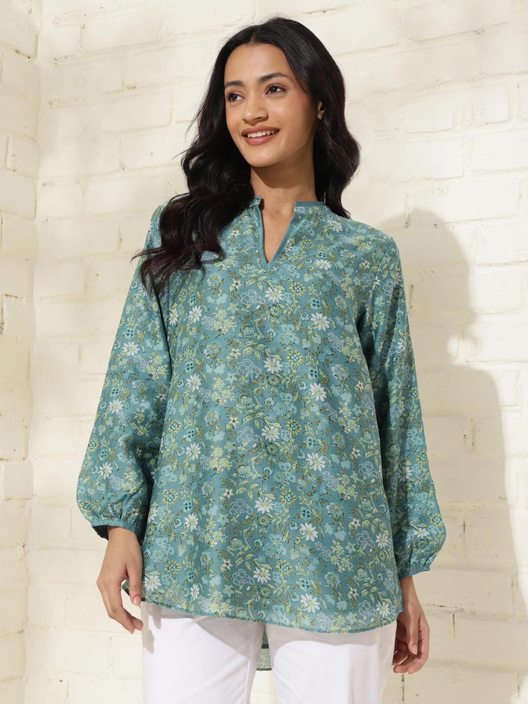 

Fabindia Mandarin Collar Floral Printed Tunic, Green