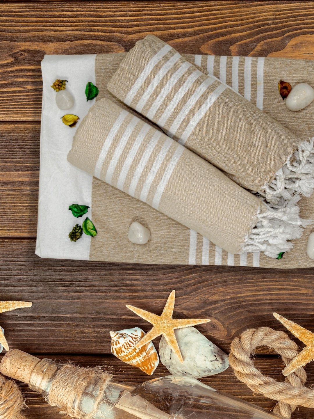 

Aura Brown & White Set of 3 Printed Cotton 200 GSM Towel Set
