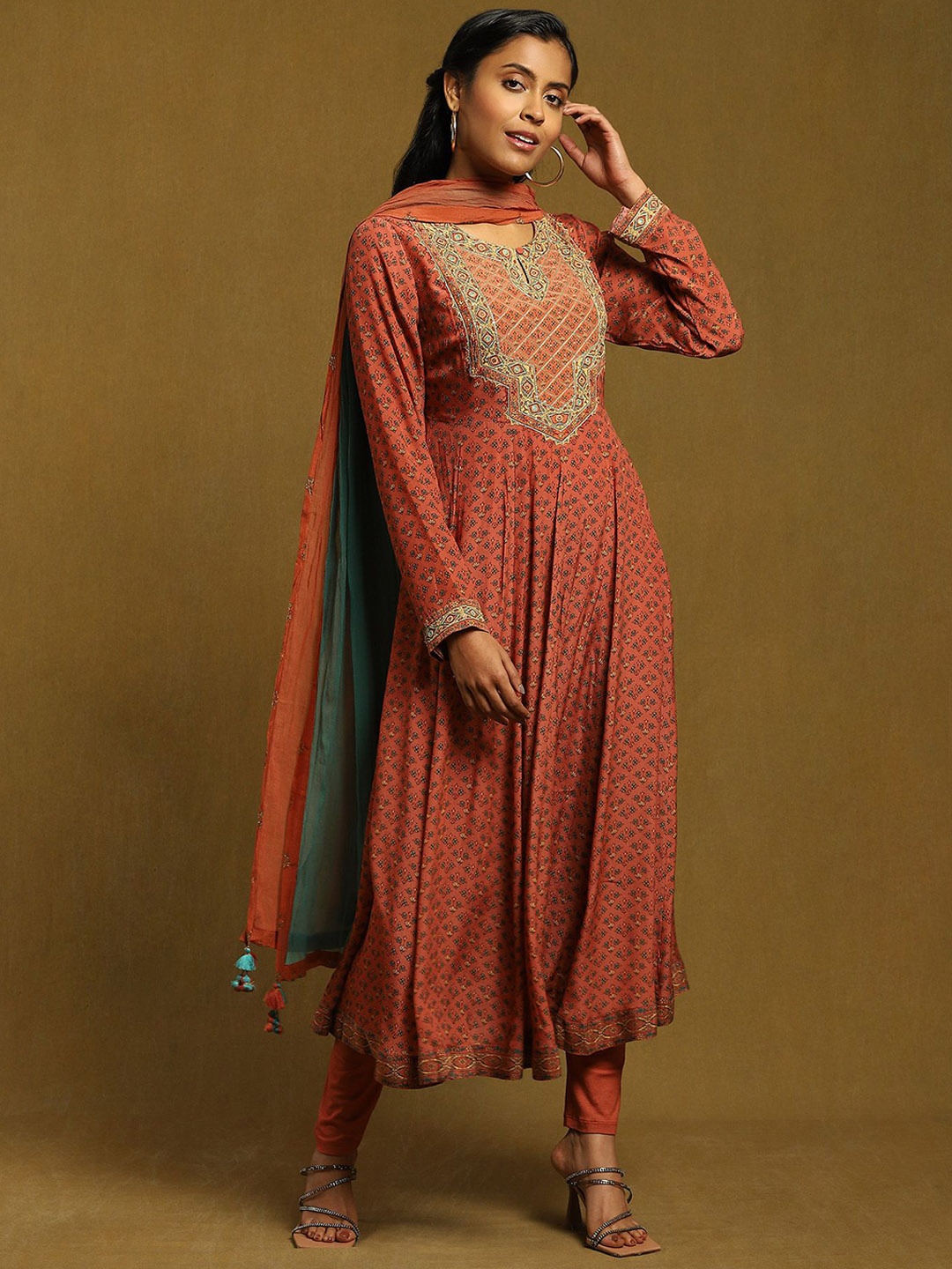 

Ritu Kumar Women Floral Printed Regular Kurta with Trousers & With Dupatta, Rust