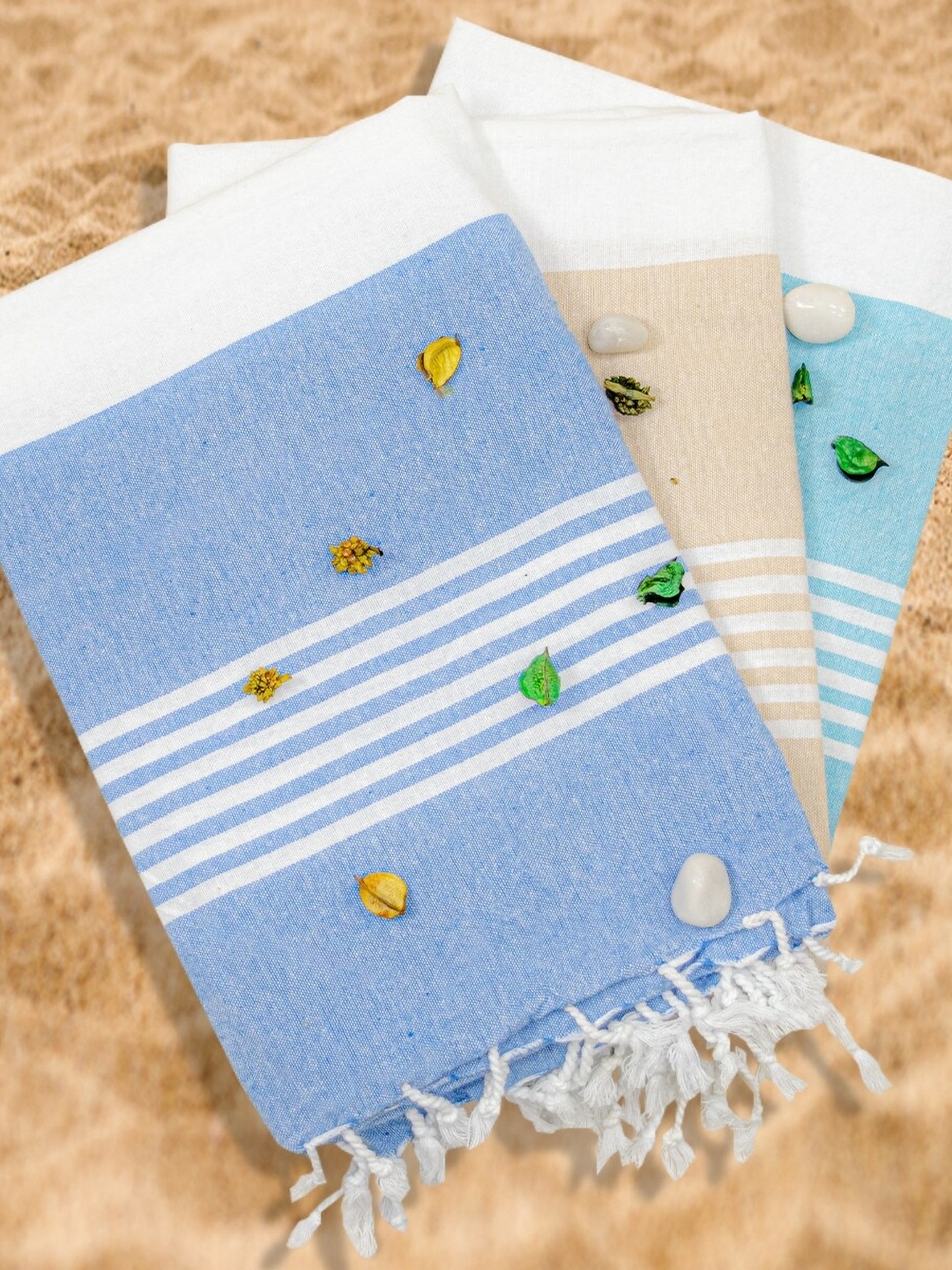 

Aura Beige & Blue 3 Pieces Printed Cotton 200 GSM Towel Set