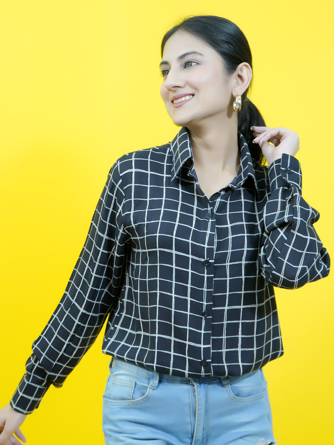 

CRAZEVILLA Women Standard Opaque Checked Casual Shirt, Black