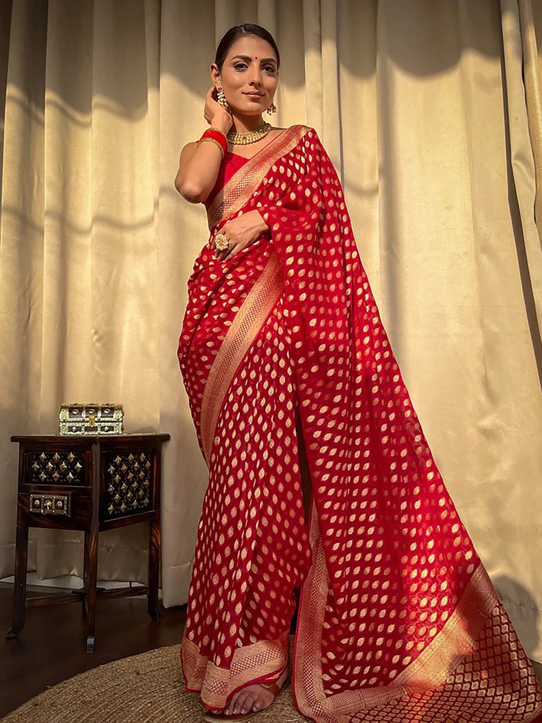 

KALINI Woven Design Zari Silk Blend Banarasi Saree, Red