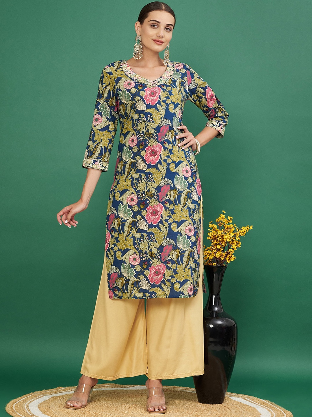 Vbuyz Women Floral Printed regular Sleeves Thread Work Kurta, Blue
