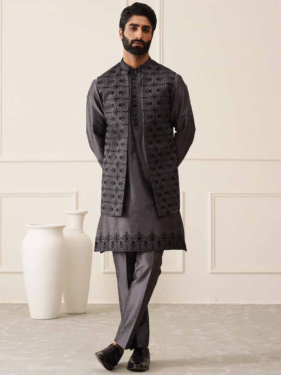 

Denis Parkar Men Embroidered Regular Beads and Stones Kurta with Pyjamas, Grey