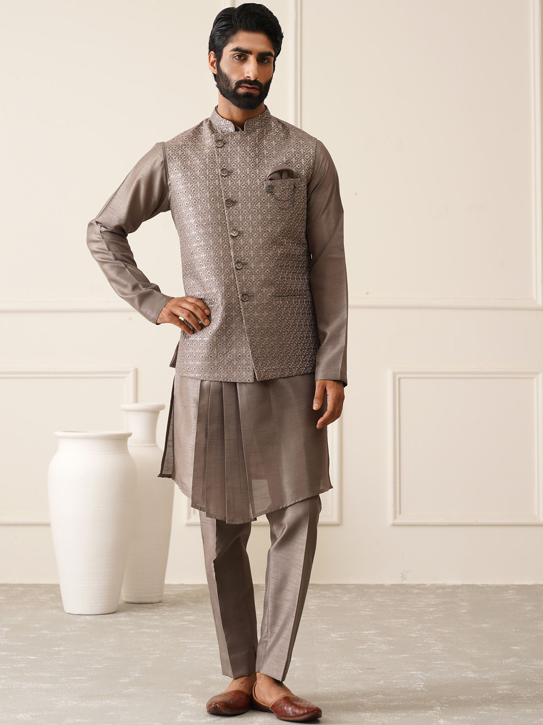 

Denis Parkar Men Regular Beads and Stones Kurta with Pyjamas, Grey