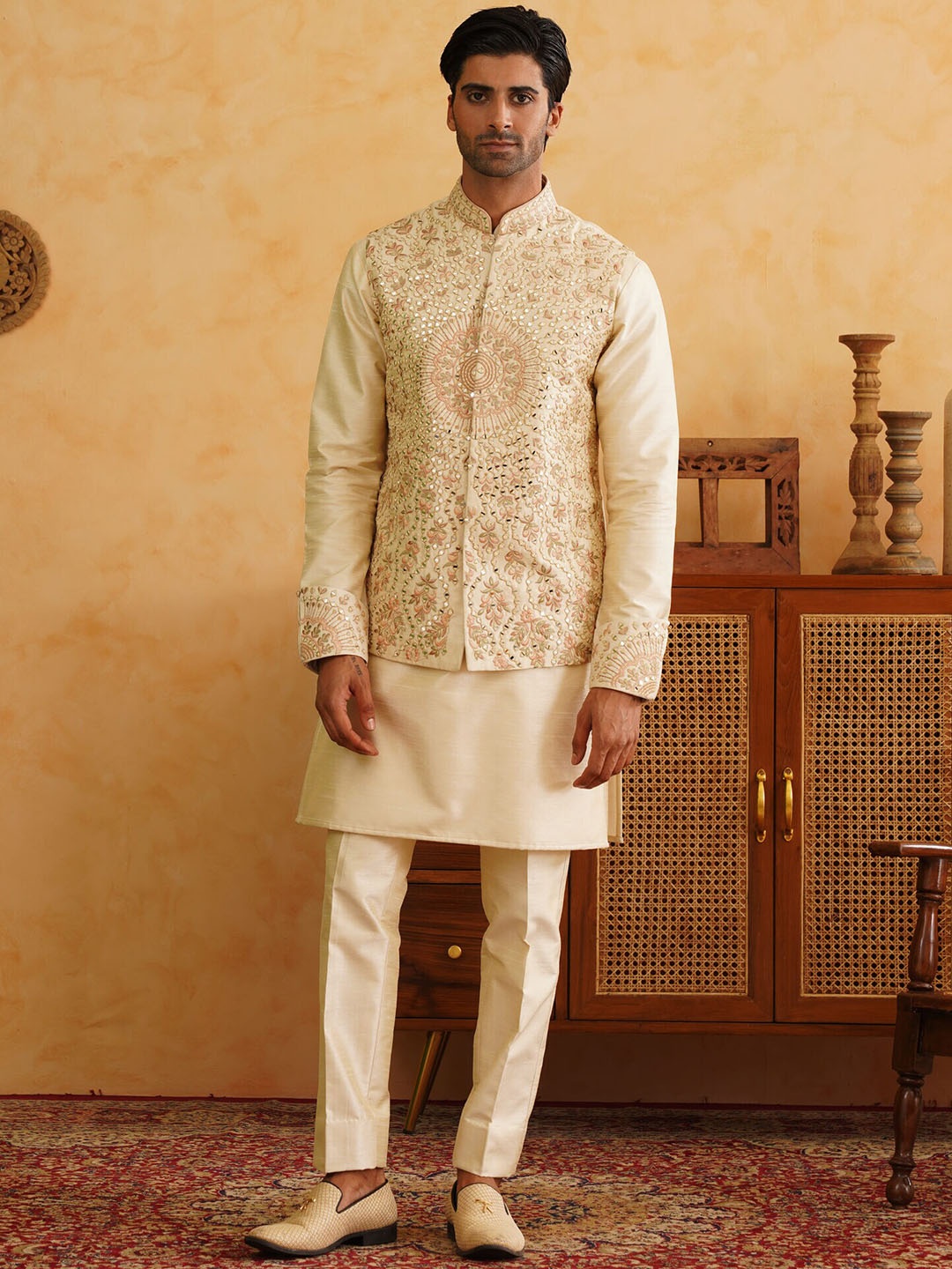 

Denis Parkar Men Regular Mirror Work Kurta with Pyjamas, Cream