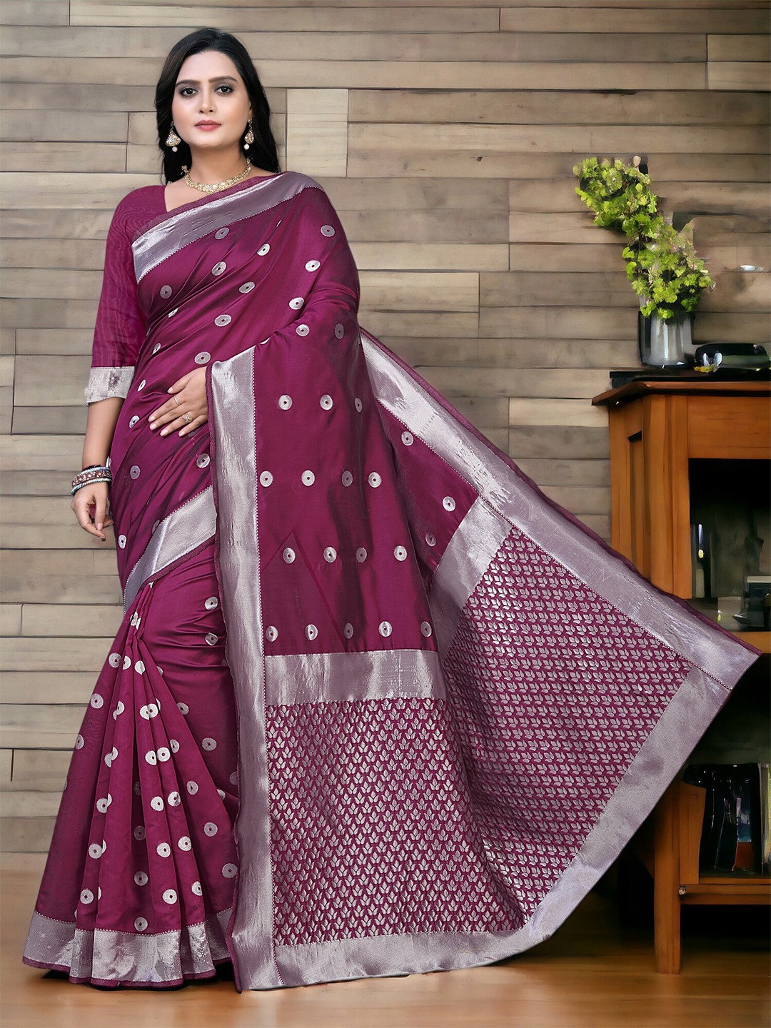 

CARTYSHOP Woven Design Zari Banarasi Saree, Magenta
