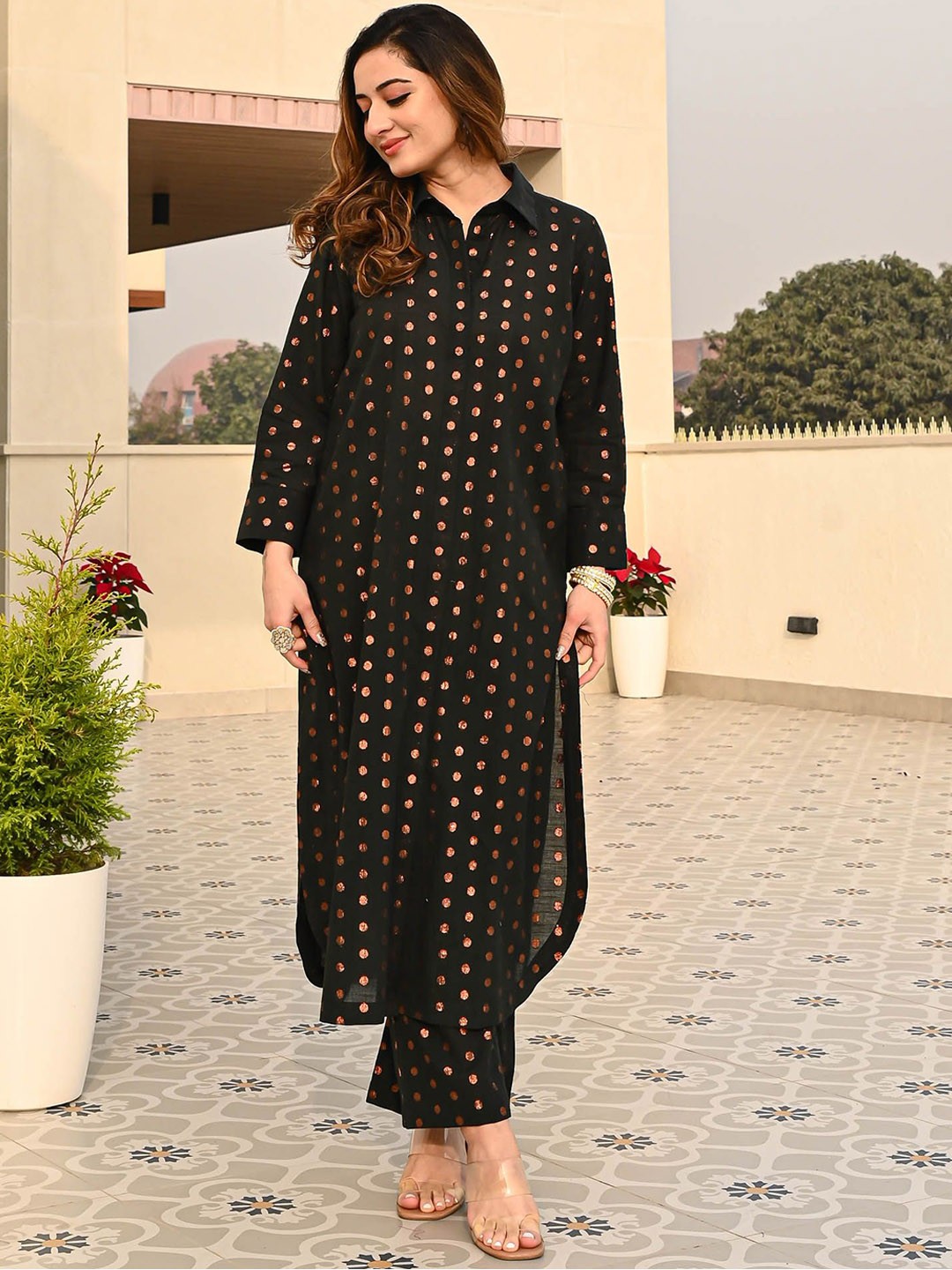 

Bunaai Woven-Design Shirt-Collar Tunic With Trouser Co-Ords, Black