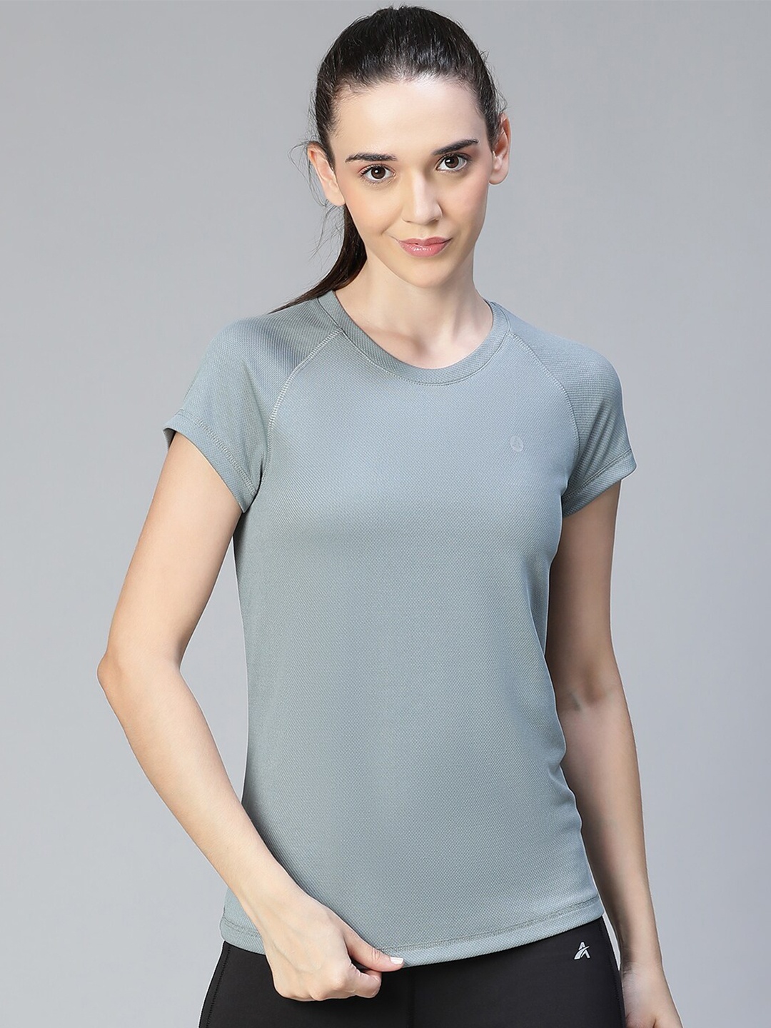 

ATHLISIS Women e-Dry Applique Slim Fit T-shirt, Grey