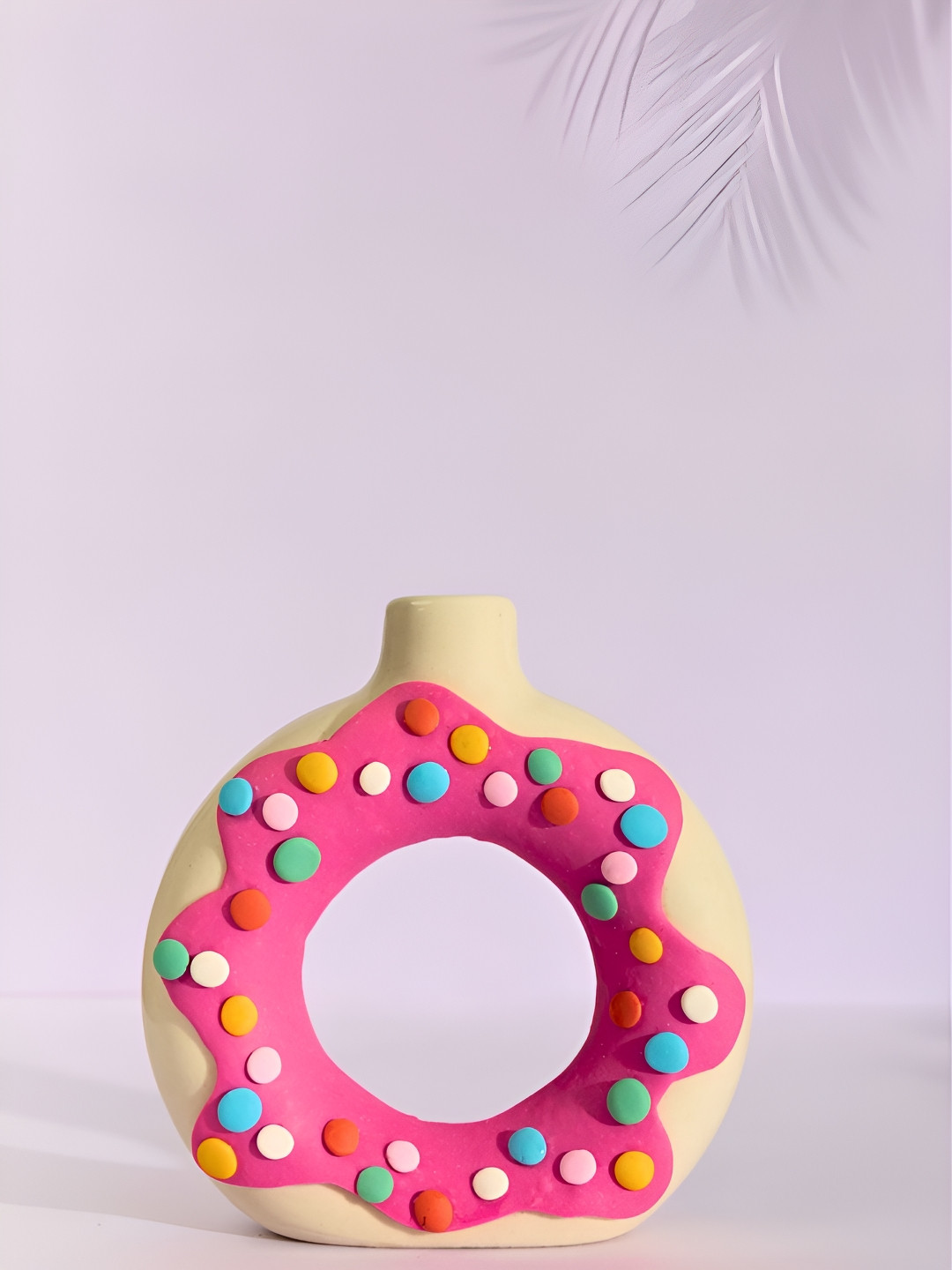 

Indikluster Off White & Pink Donut-Shaped Planters