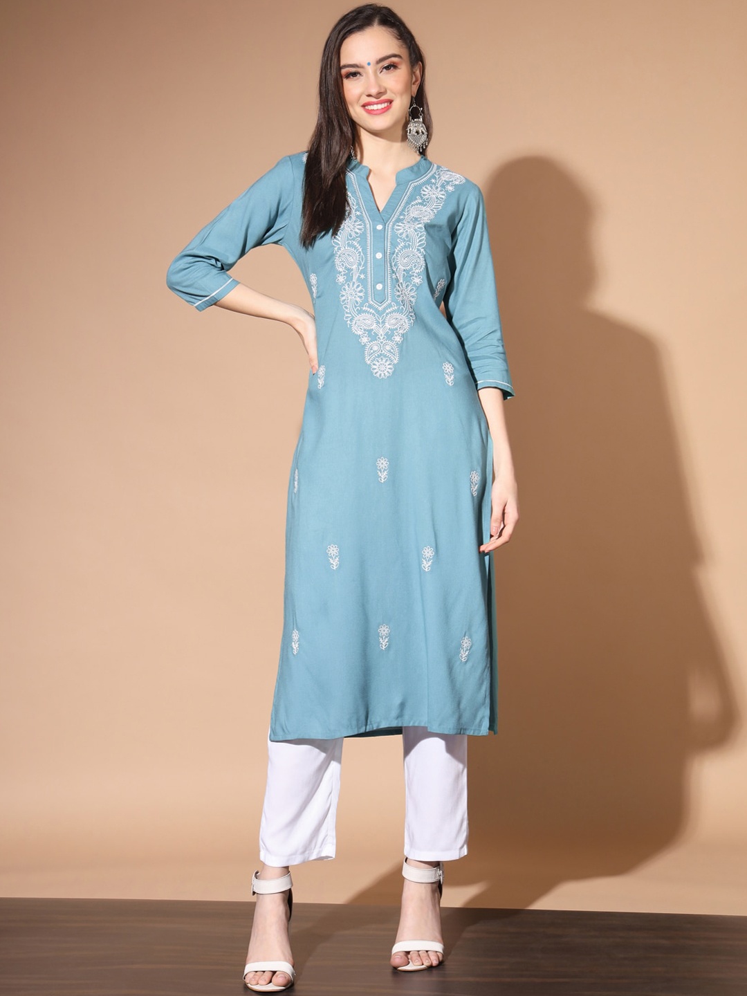 

ANGITA Women Ethnic Motifs Chikan Embroidery Straight Kurta, Blue