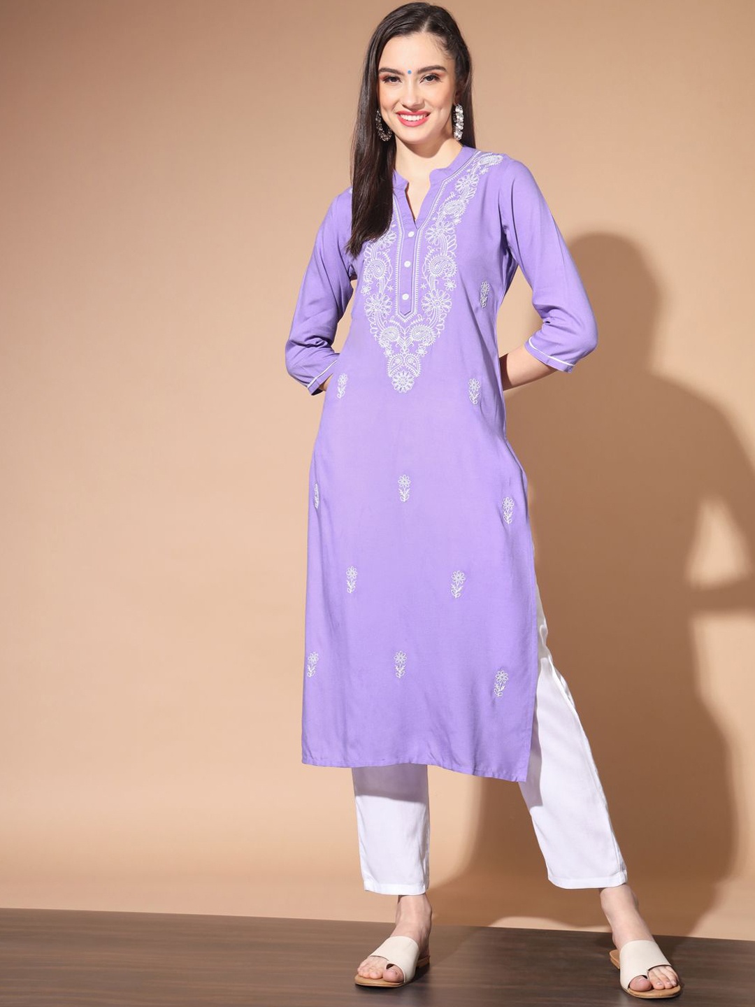 

ANGITA Women Embroidered Floral Kurta, Purple