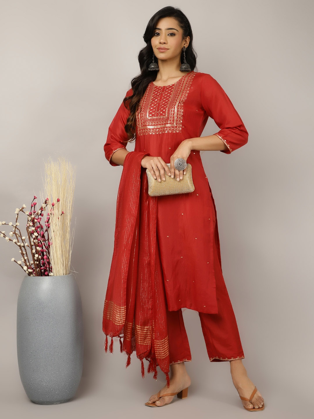 

Jaipur Kurti Women Embroidered Regular Sequinned Kurta Trousers With Dupatta, Red