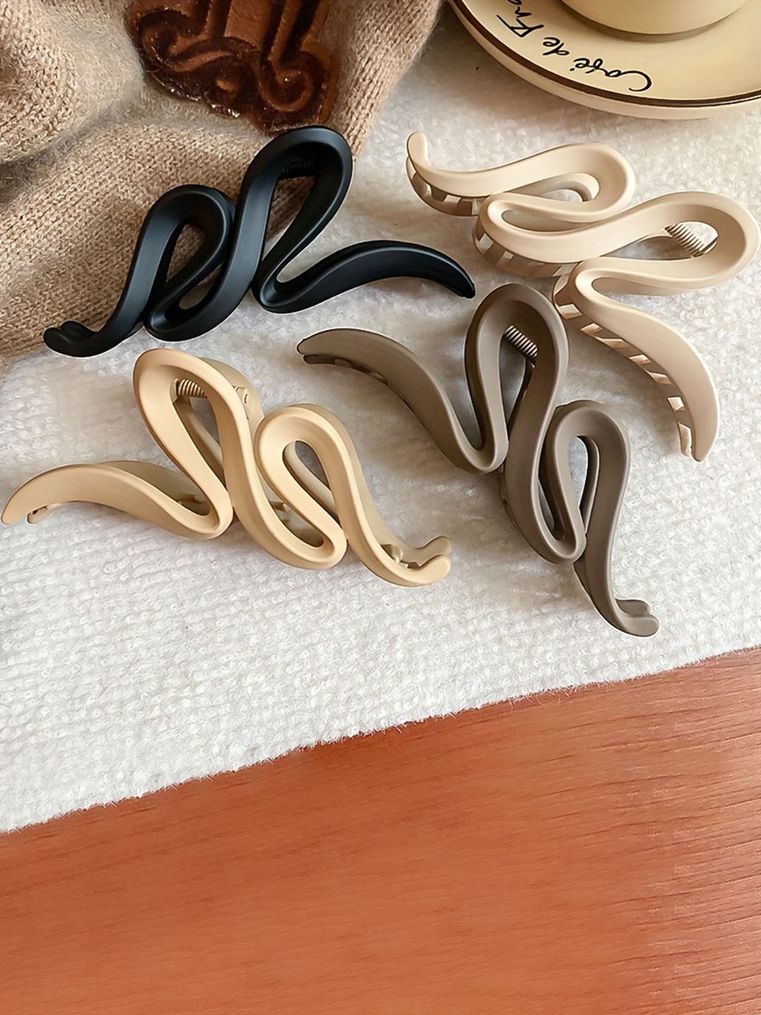 

CHRONEX Women Set of 4 Claw Clip, Assorted