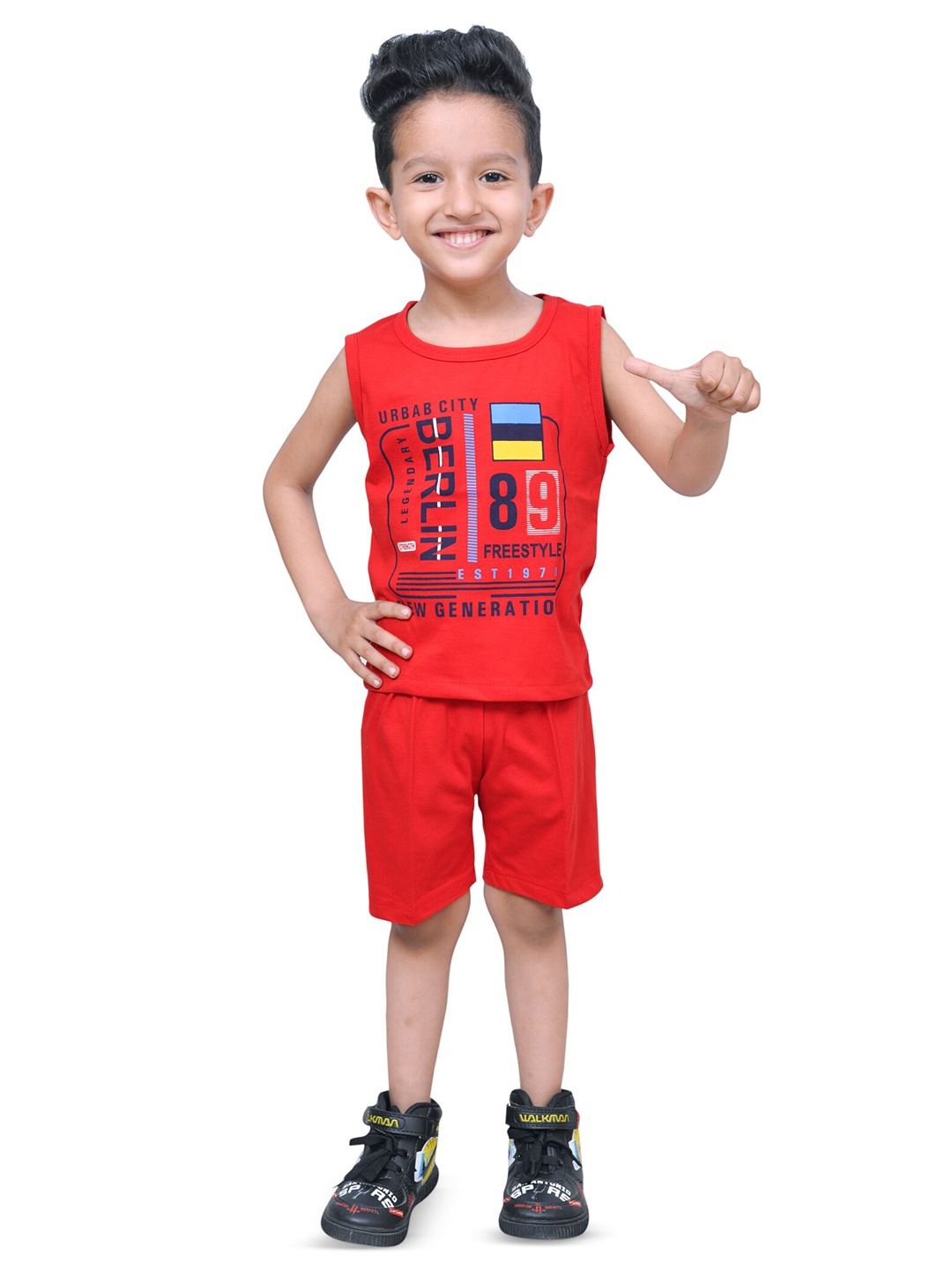 

Pankhu Unisex Kids Printed T-shirt with Shorts, Red