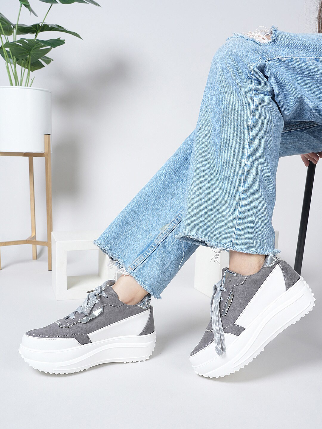 

The Roadster Lifestyle Co Women Lace-Ups Running Sports Shoes, Grey