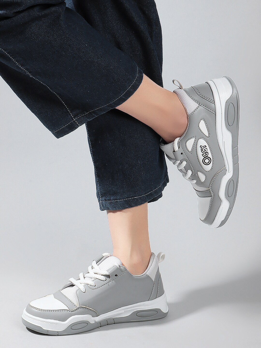 

The Roadster Lifestyle Co Women Colourblocked Running Sports Shoes, Grey