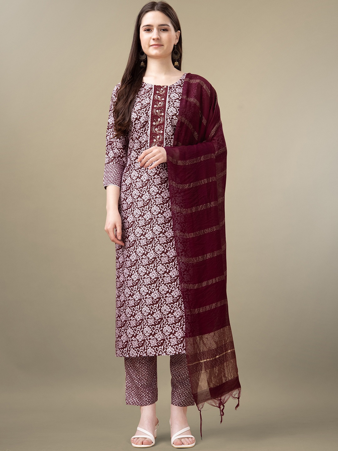 

devkison Women Floral Embroidered Regular Kurta Trousers With Dupatta, Maroon