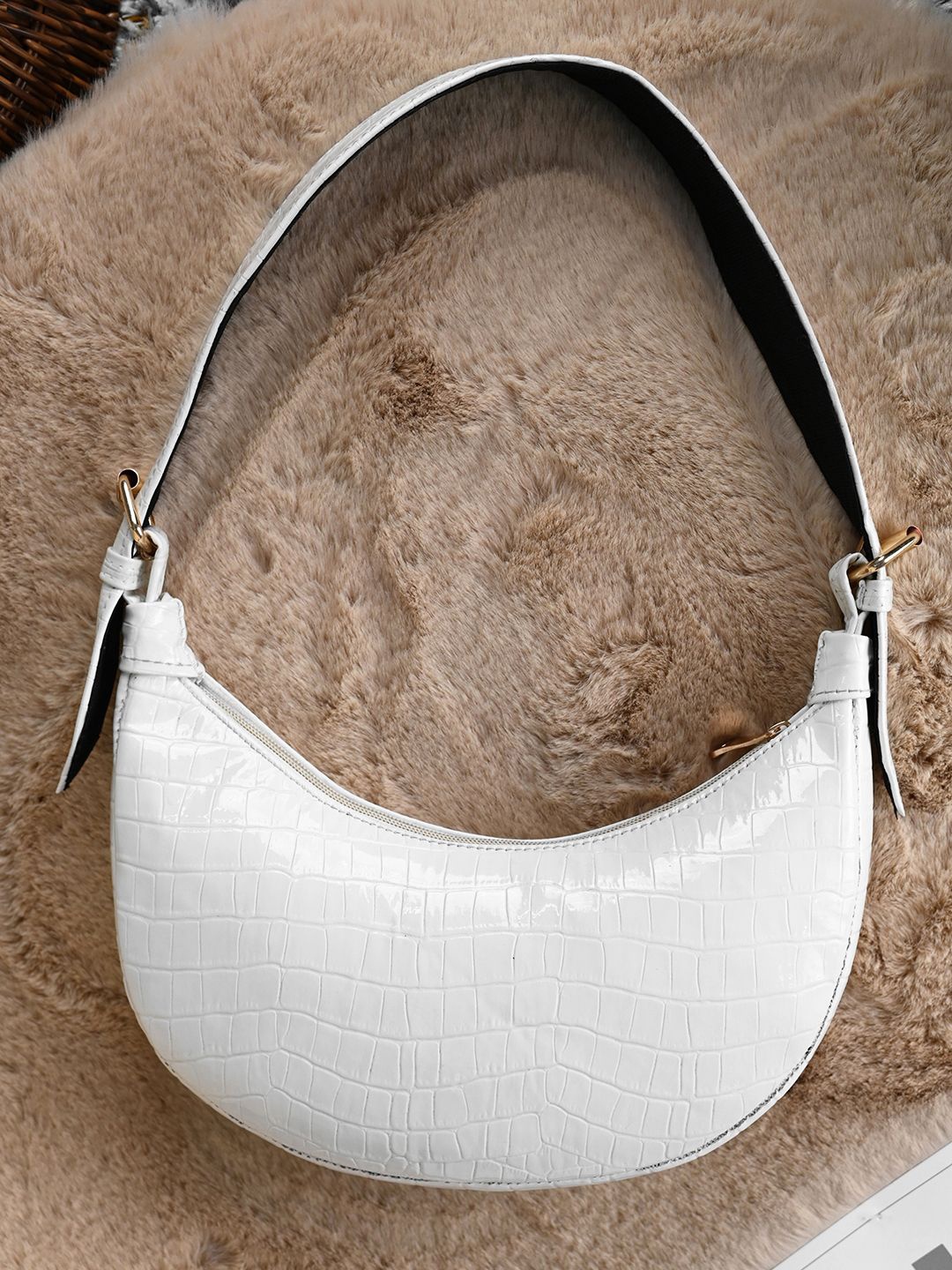 

DressBerry Half Moon Sling Textured Bag, White