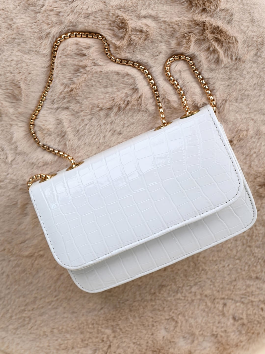 

DressBerry Structured Shoulder Bag with Quilted, White