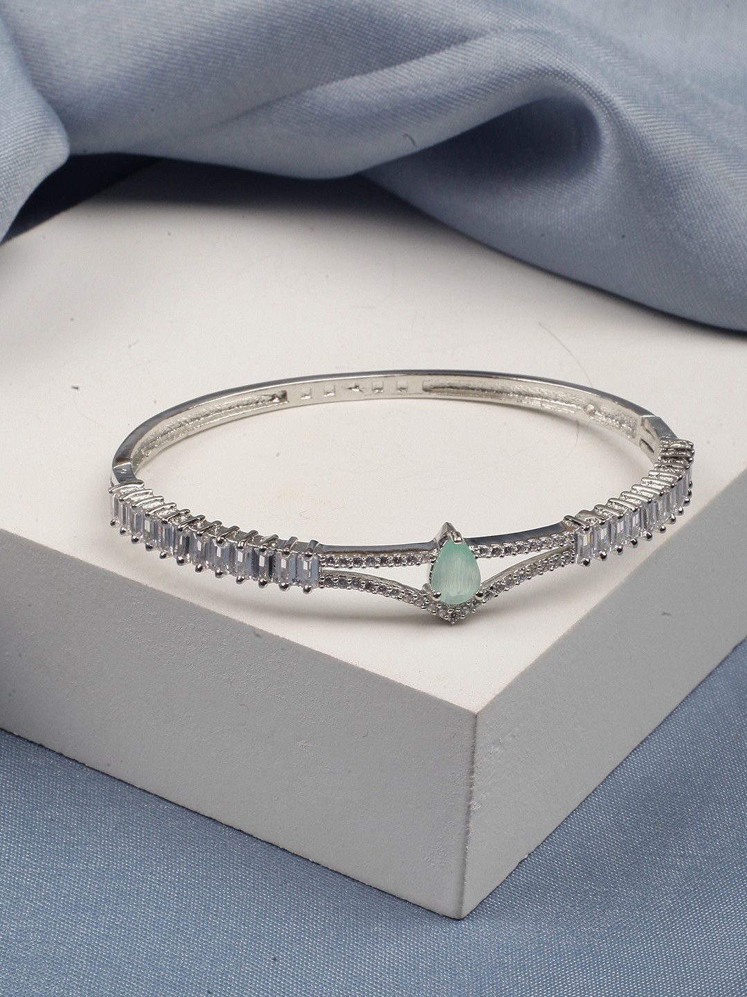 

Niska Women Cubic Zirconia Bangle-Style Bracelet, Silver