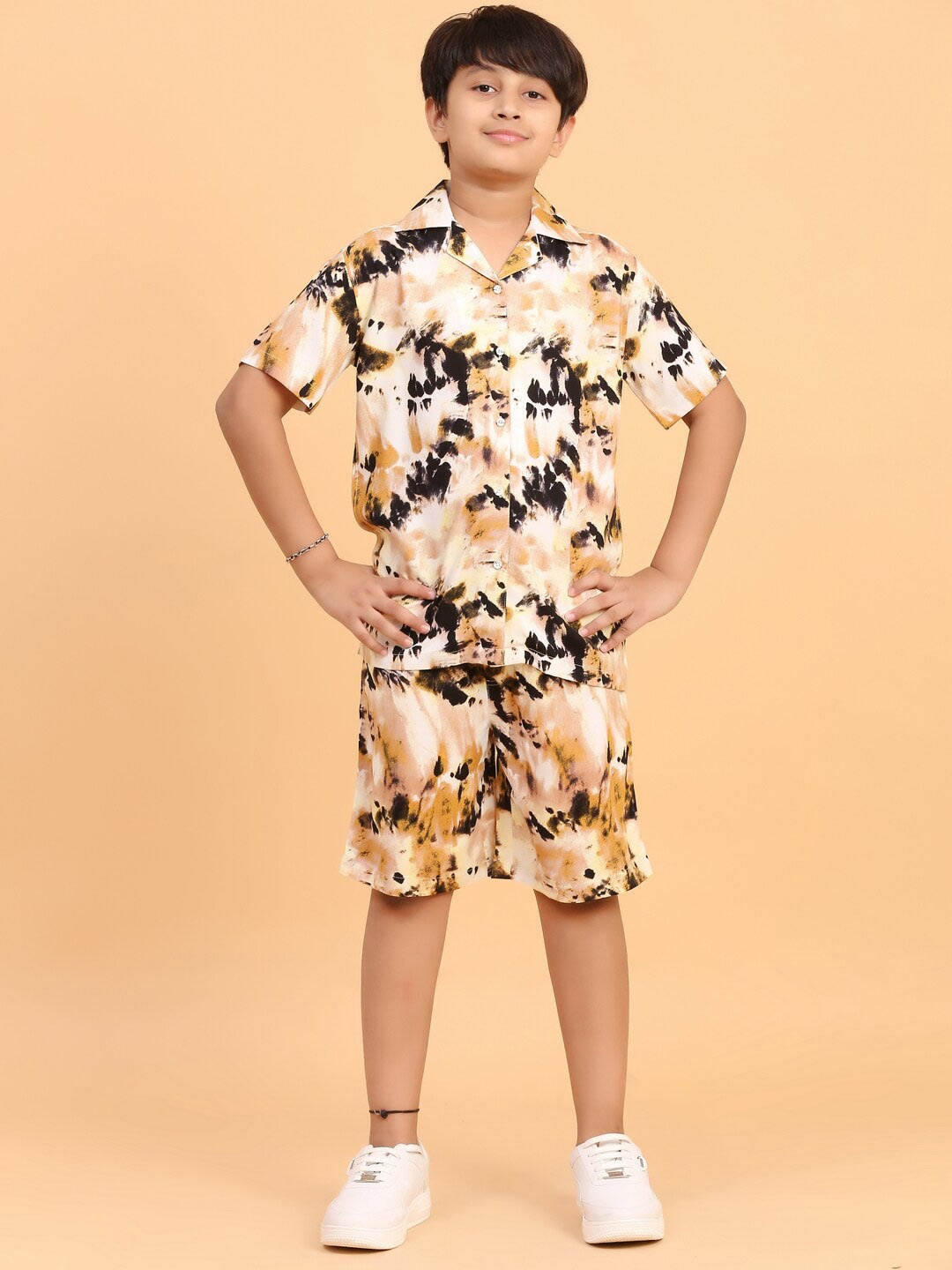 Ninos Dreams Boys Printed Shirt with Shorts, Brown