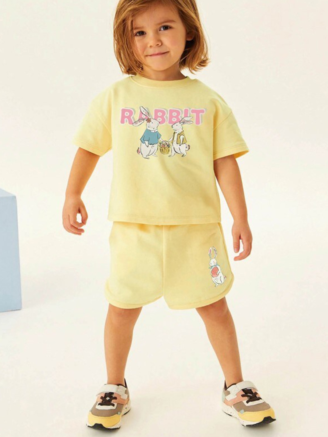 

StyleCast x Revolte Girls Typography Printed T-shirt with Shorts, Yellow