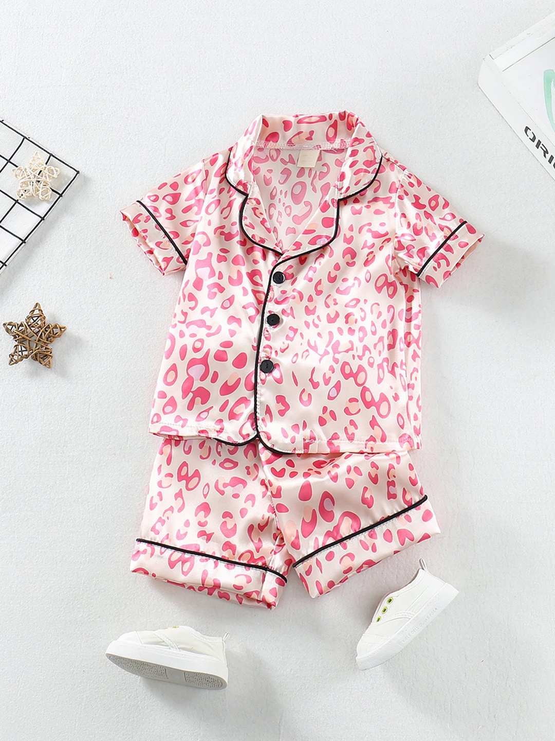 

StyleCast x Revolte Girls Printed Night Suits, Pink