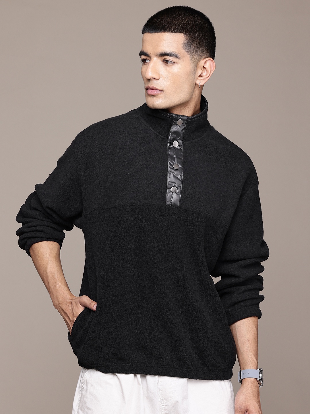 

The Roadster Lifestyle Co. Sherpa Mock Collar Sweatshirt, Black