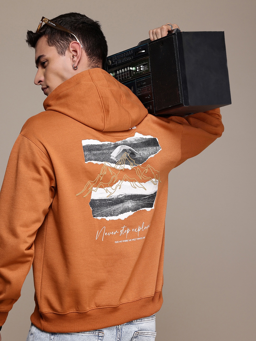 

The Roadster Life Co. Relaxed Fit Graphic Printed Hooded Sweatshirt, Rust