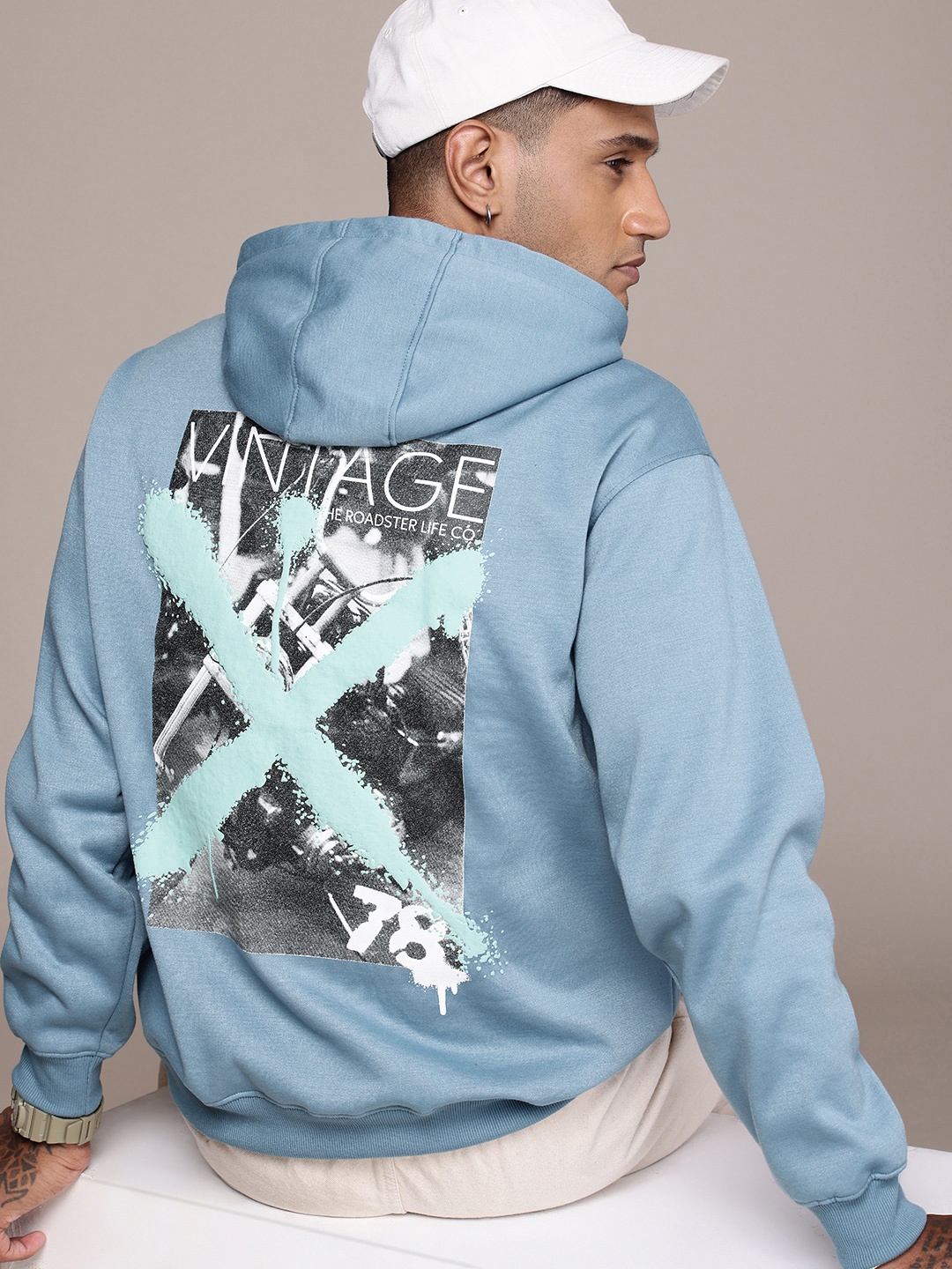 

The Roadster Life Co. Relaxed Fit Graphic Printed Hooded Sweatshirt, Blue