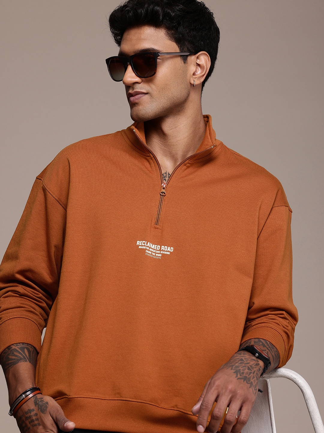 

The Roadster Life Co. Relaxed Fit Drop Shoulder Sleeves Sweatshirt, Rust