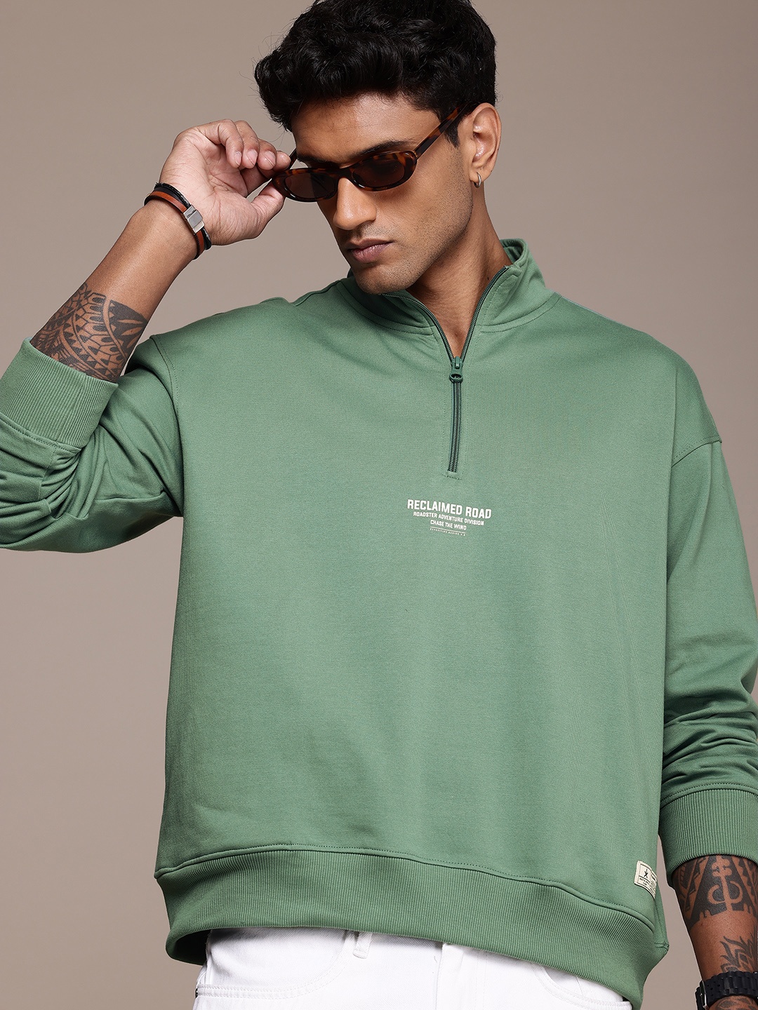 

The Roadster Life Co. Relaxed Fit Drop Shoulder Sleeves Sweatshirt, Green