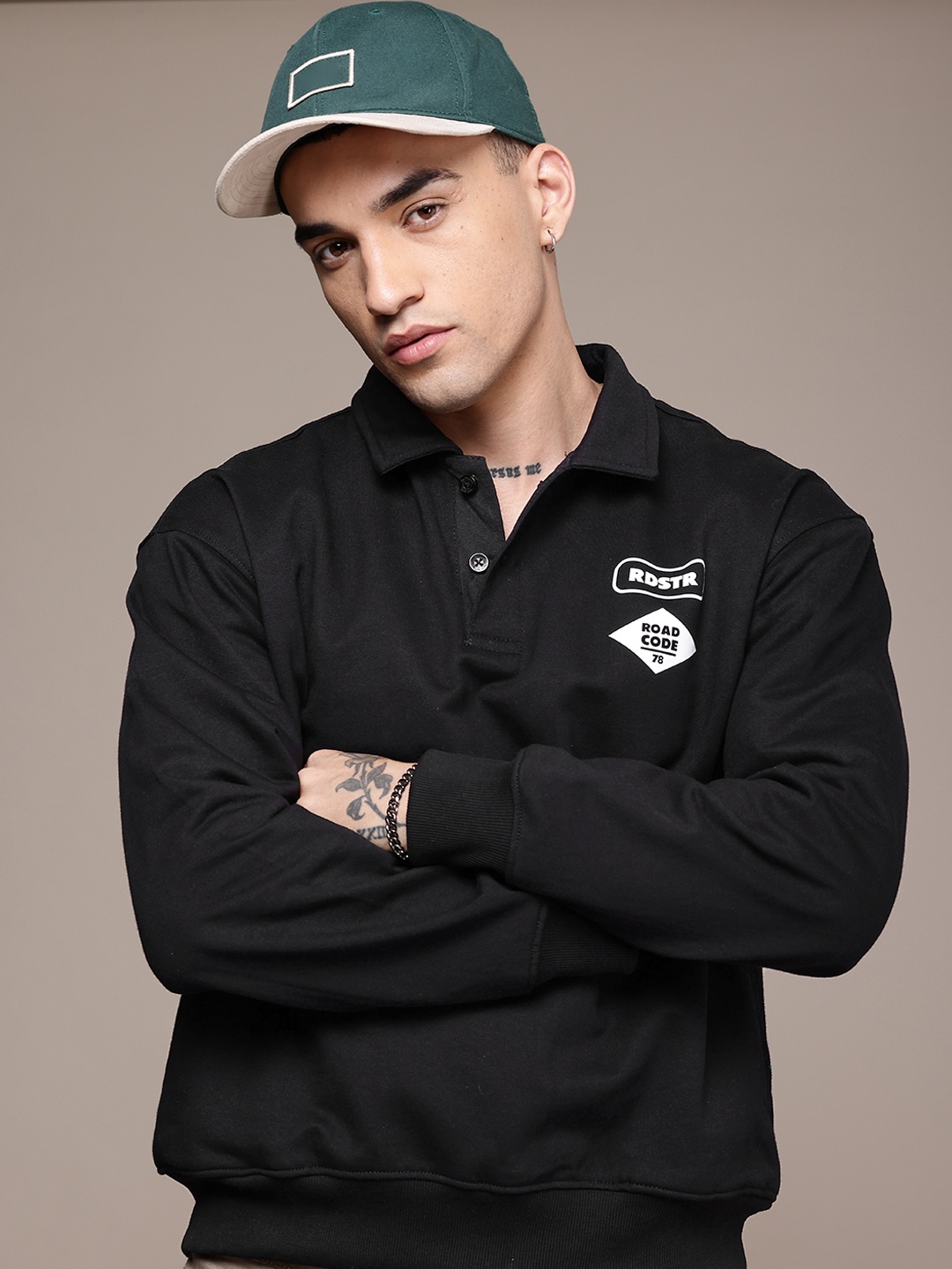 

The Roadster Life Co. Brand Logo Printed Detailed Relaxed Fit Sweatshirt, Black