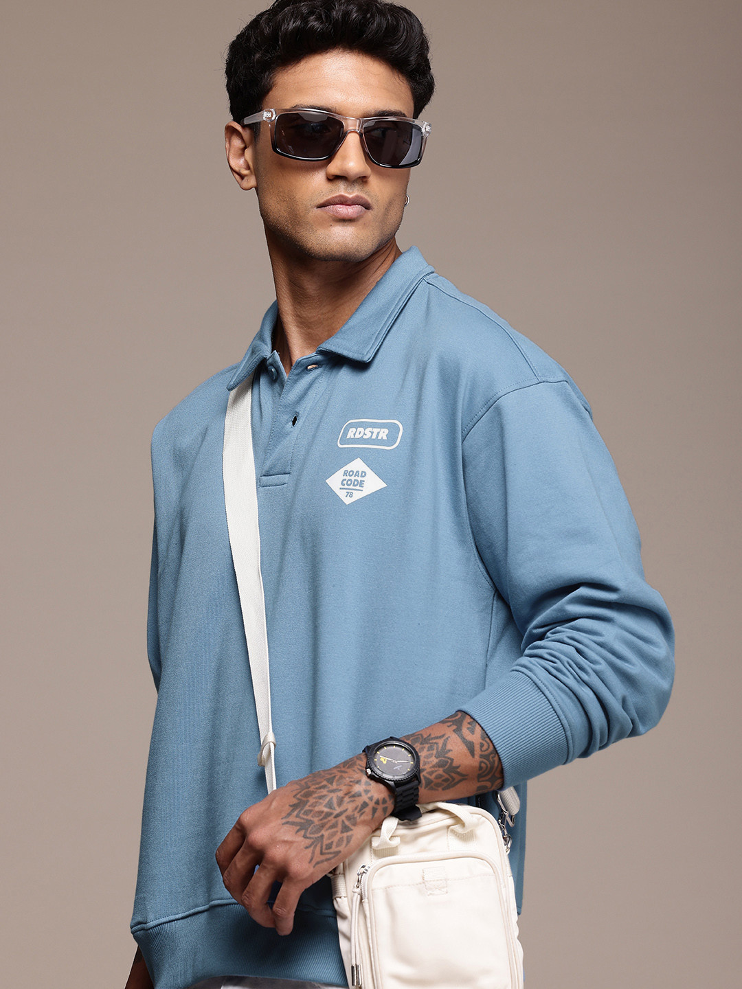 

The Roadster Life Co. Relaxed Fit Drop Shoulder Sleeves Sweatshirt, Blue