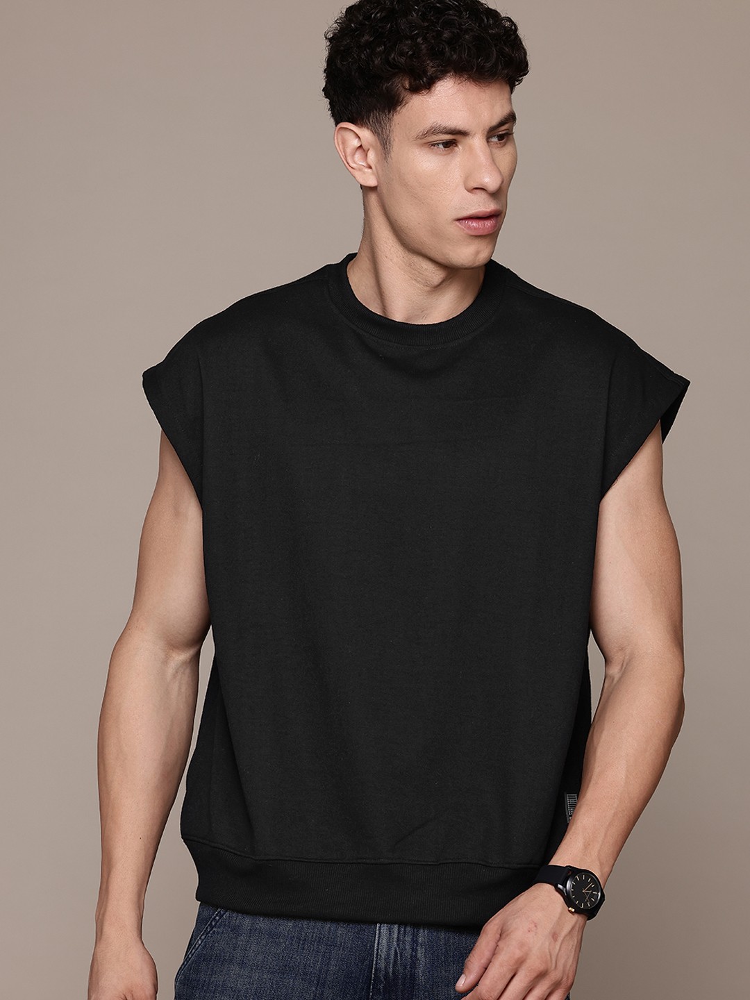 

The Roadster Lifestyle Co. Extended Sleeves Oversized Sweatshirt, Black