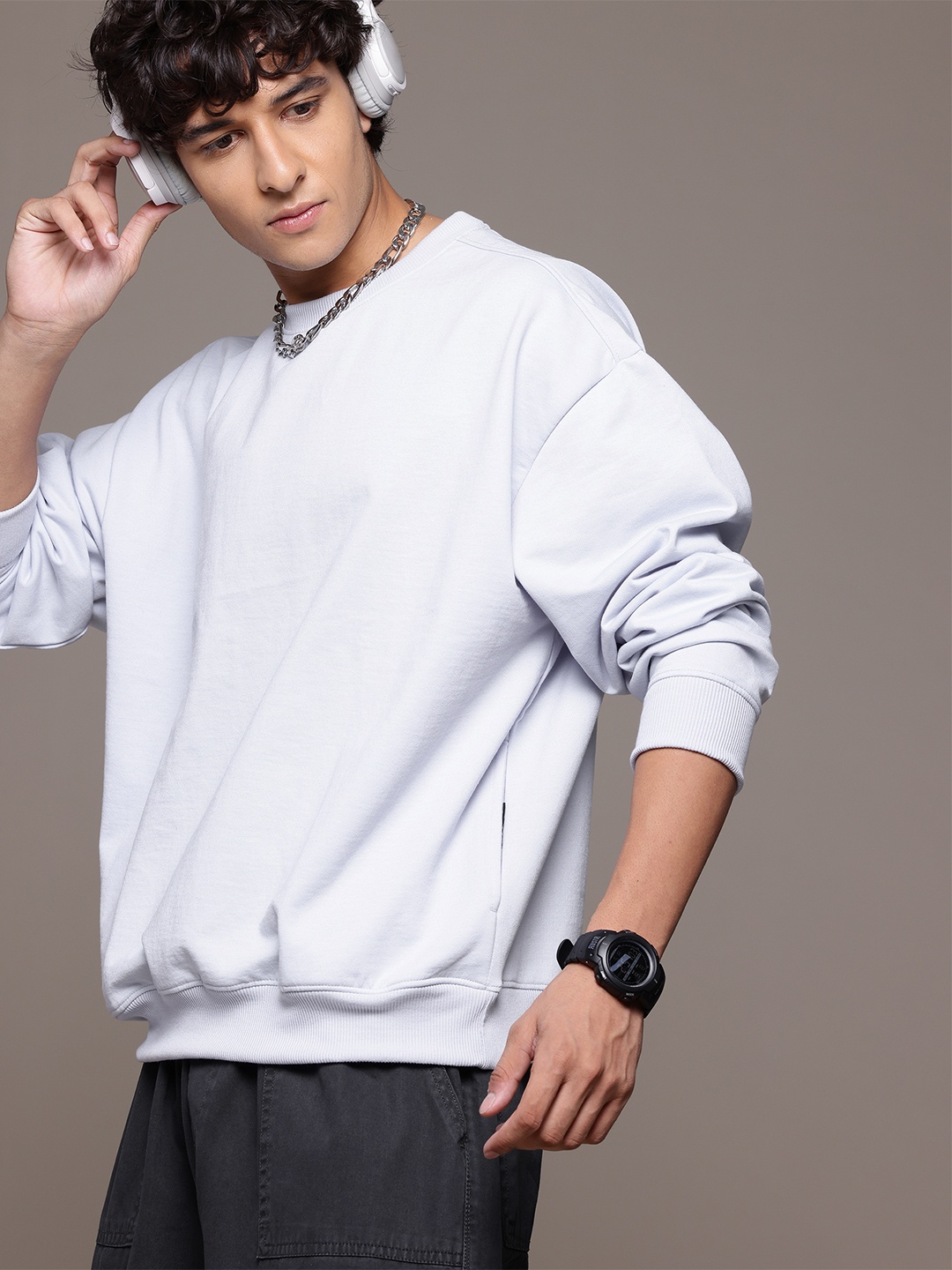 

The Roadster Lifestyle Co. Men Oversized Sweatshirt, White