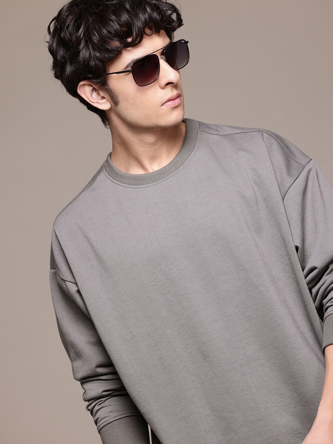 

The Roadster Lifestyle Co. Pullover Sweatshirt, Grey