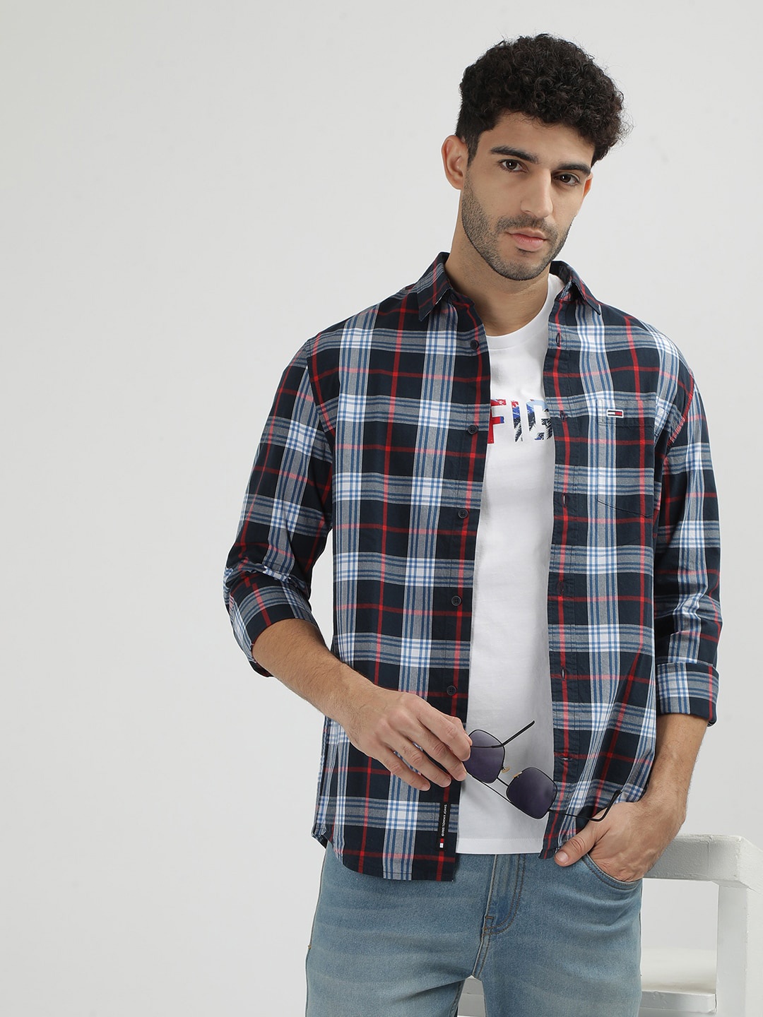 

Tommy Hilfiger Men Windowpane Checks Opaque Casual Spread Collar Shirt, Blue