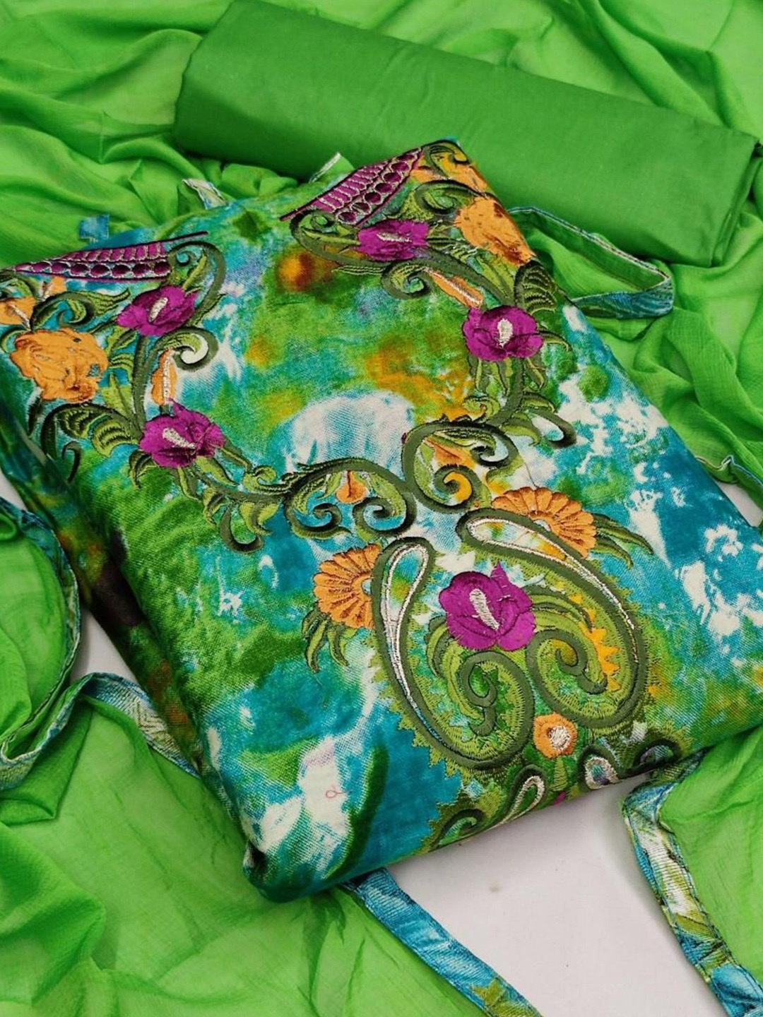 

Dori Embroidered Pure Cotton Unstitched Dress Material, Green