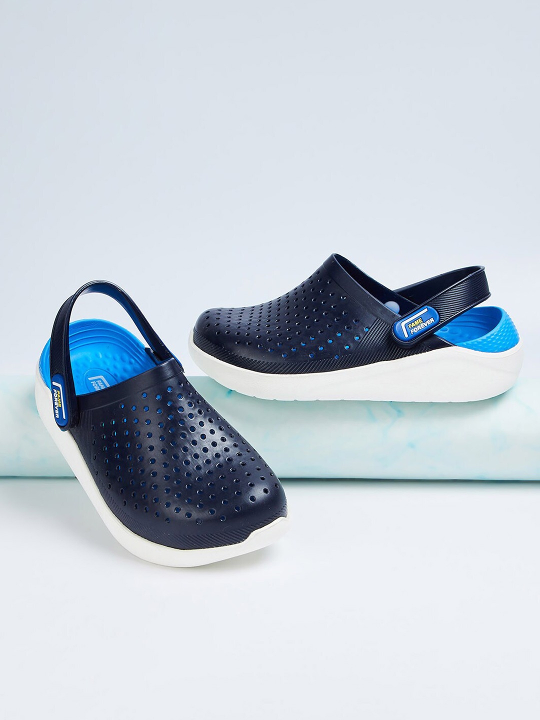 

Fame Forever by Lifestyle Girls Rubber Clogs, Blue