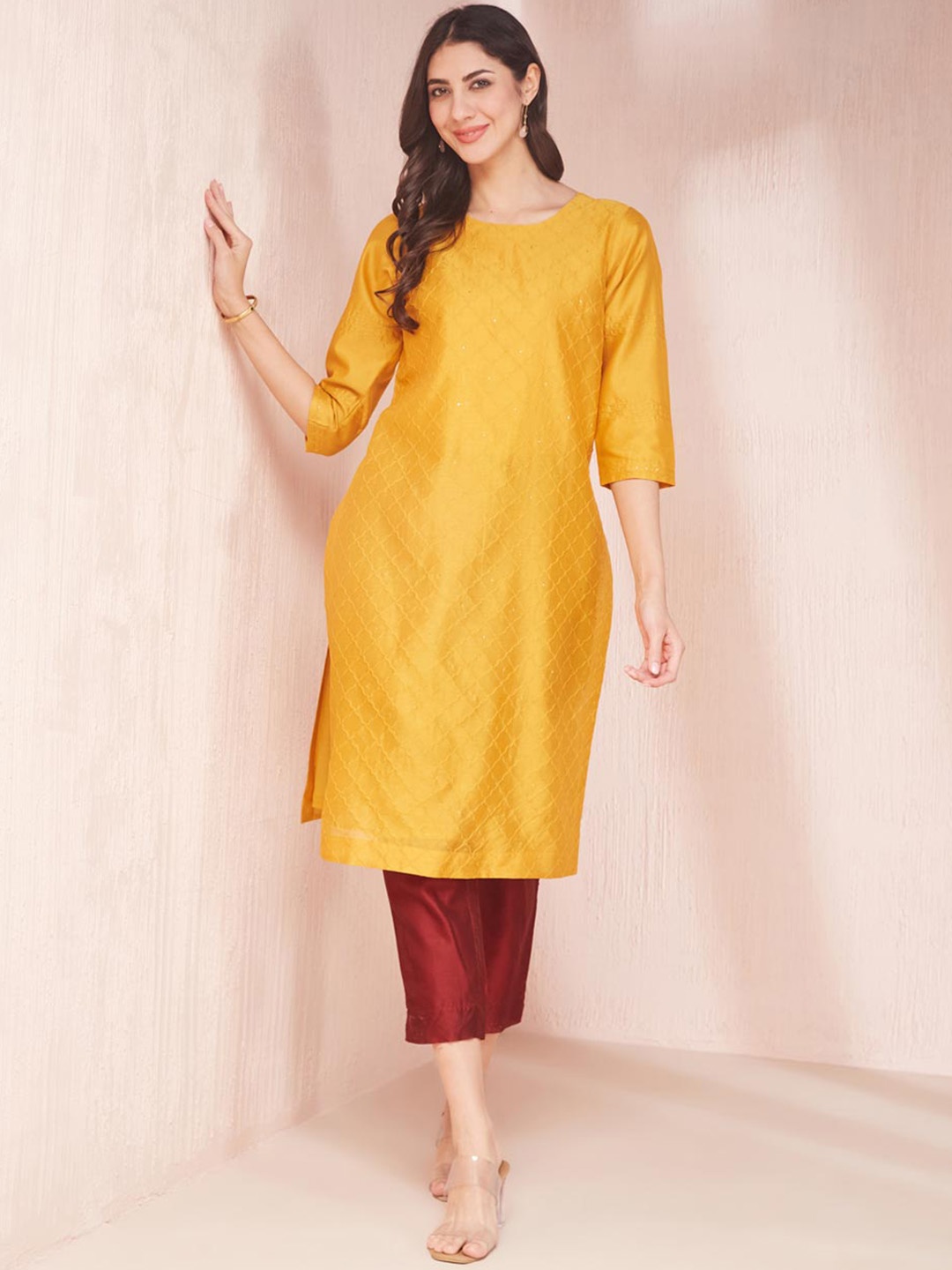 

Fabindia Women Embroidered Round Neck Long Sleeves Kurta, Yellow