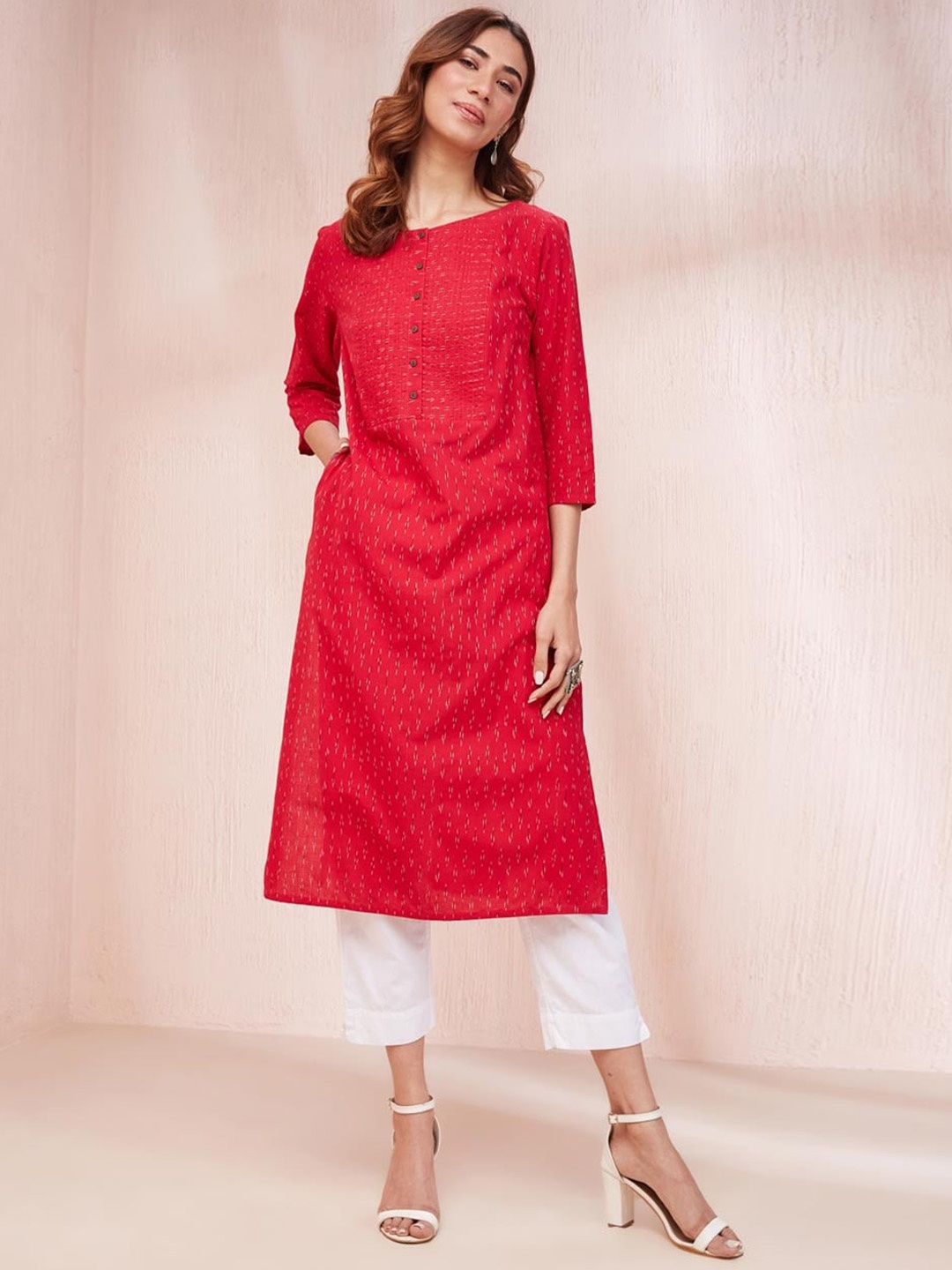 

Fabindia Women Geometric Printed Round Neck Kurta, Red