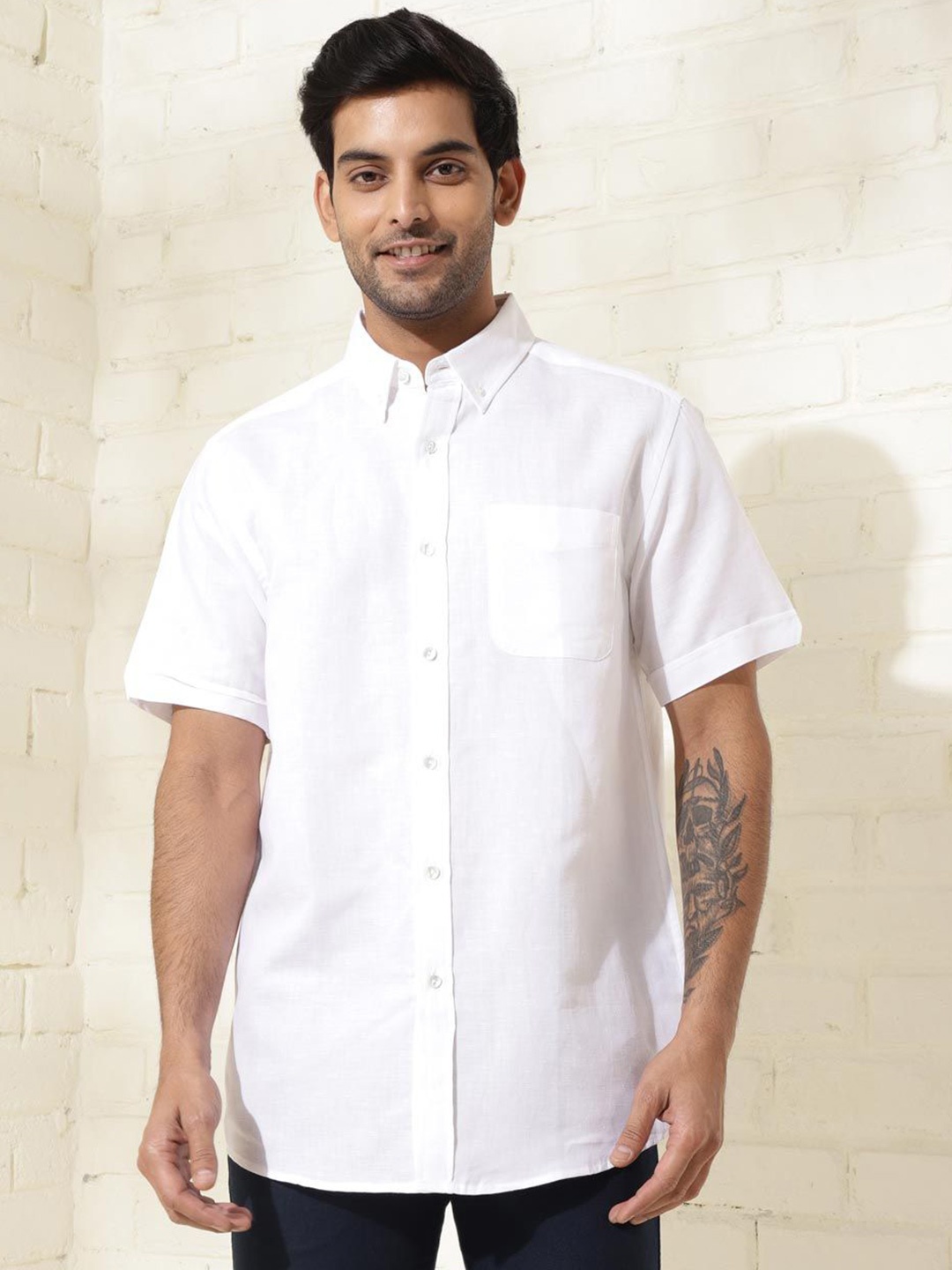 

Fabindia Men Opaque Casual Shirt, White