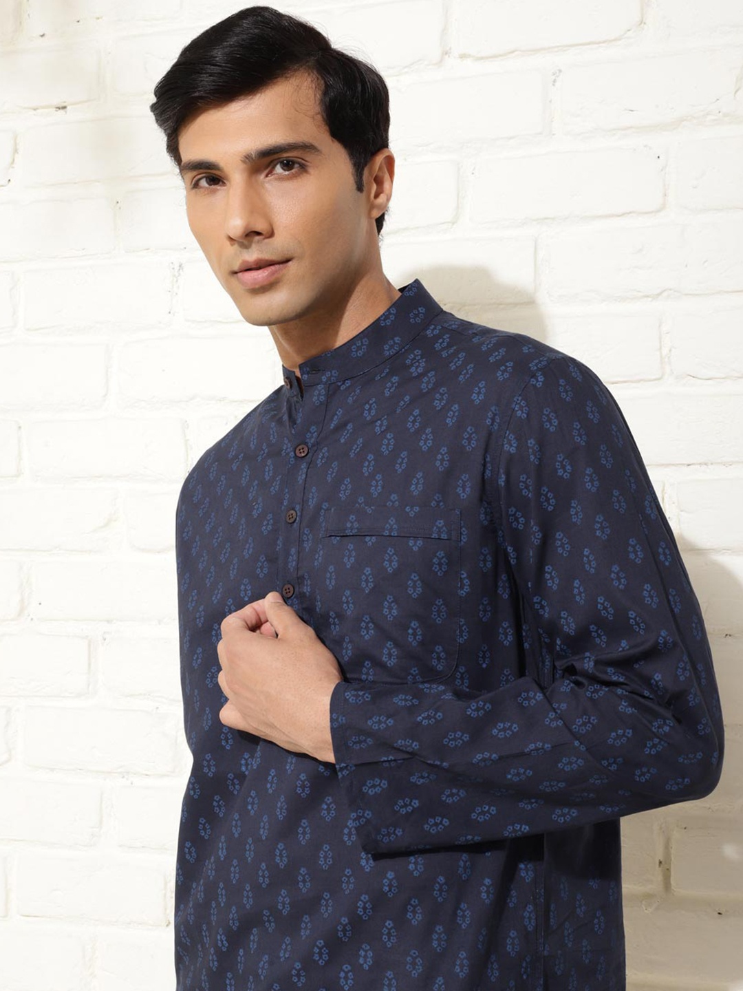 

Fabindia Men Opaque Casual Shirt, Navy blue