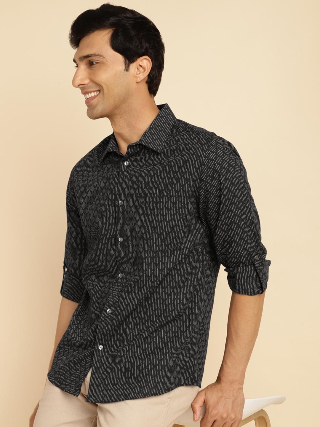 

Fabindia Men Slim Fit Opaque Printed Casual Shirt, Black