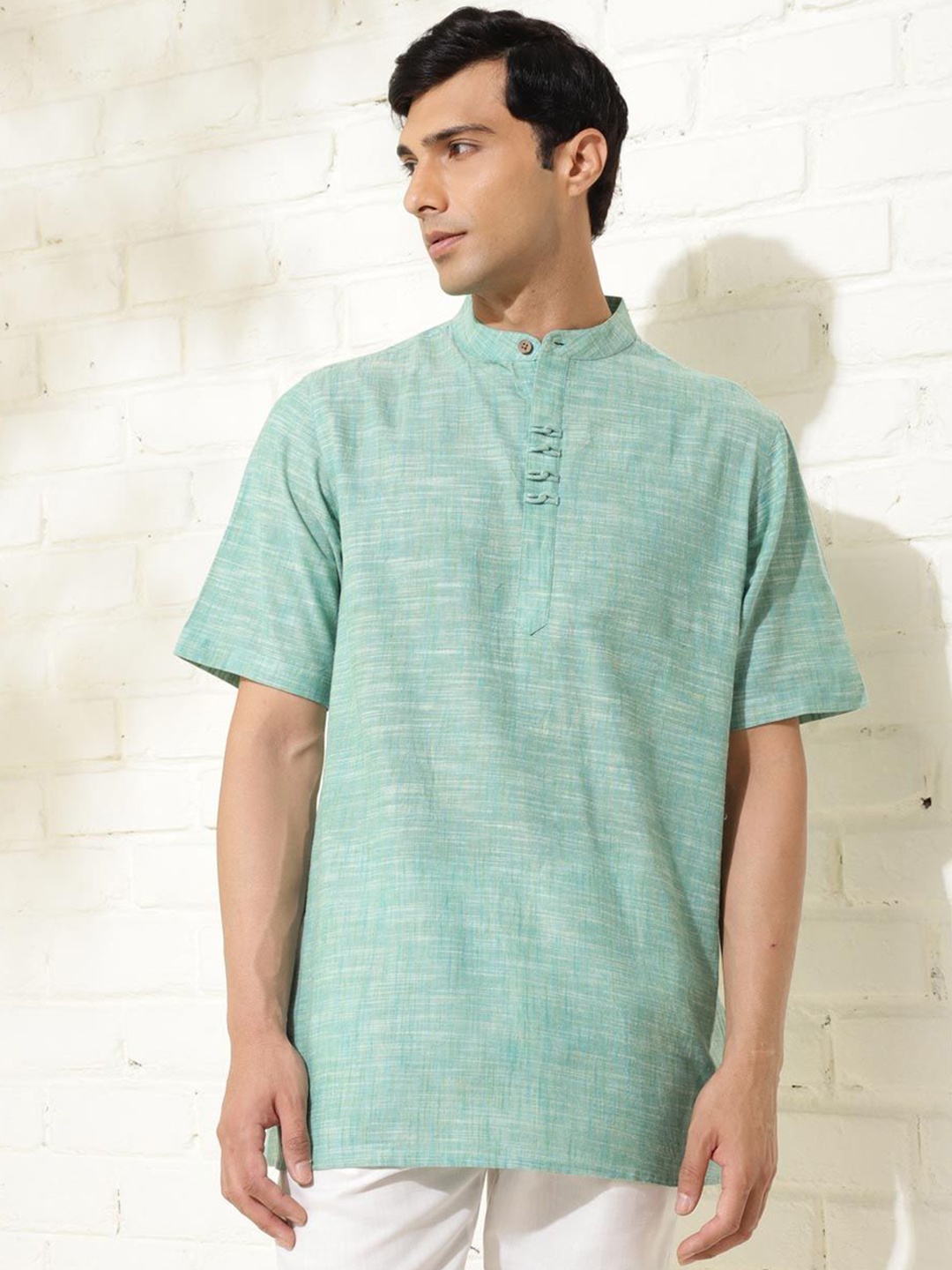 

Fabindia Men Thread Work Kurta, Green