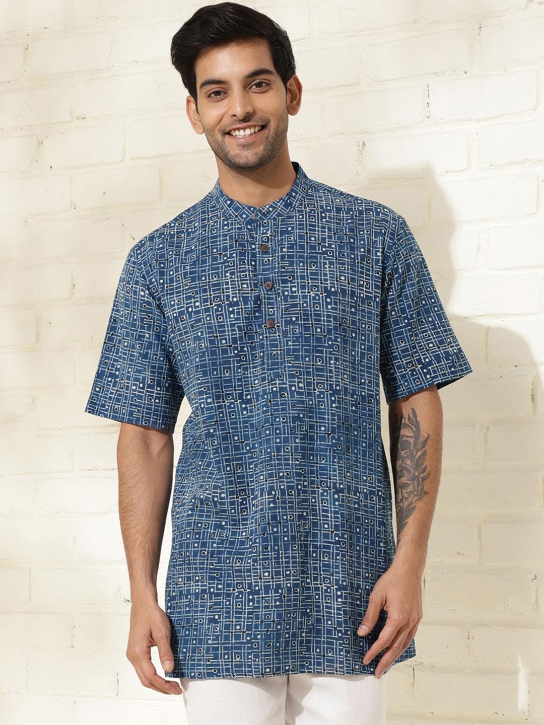 

Fabindia Men Printed cotton Kurta, Blue