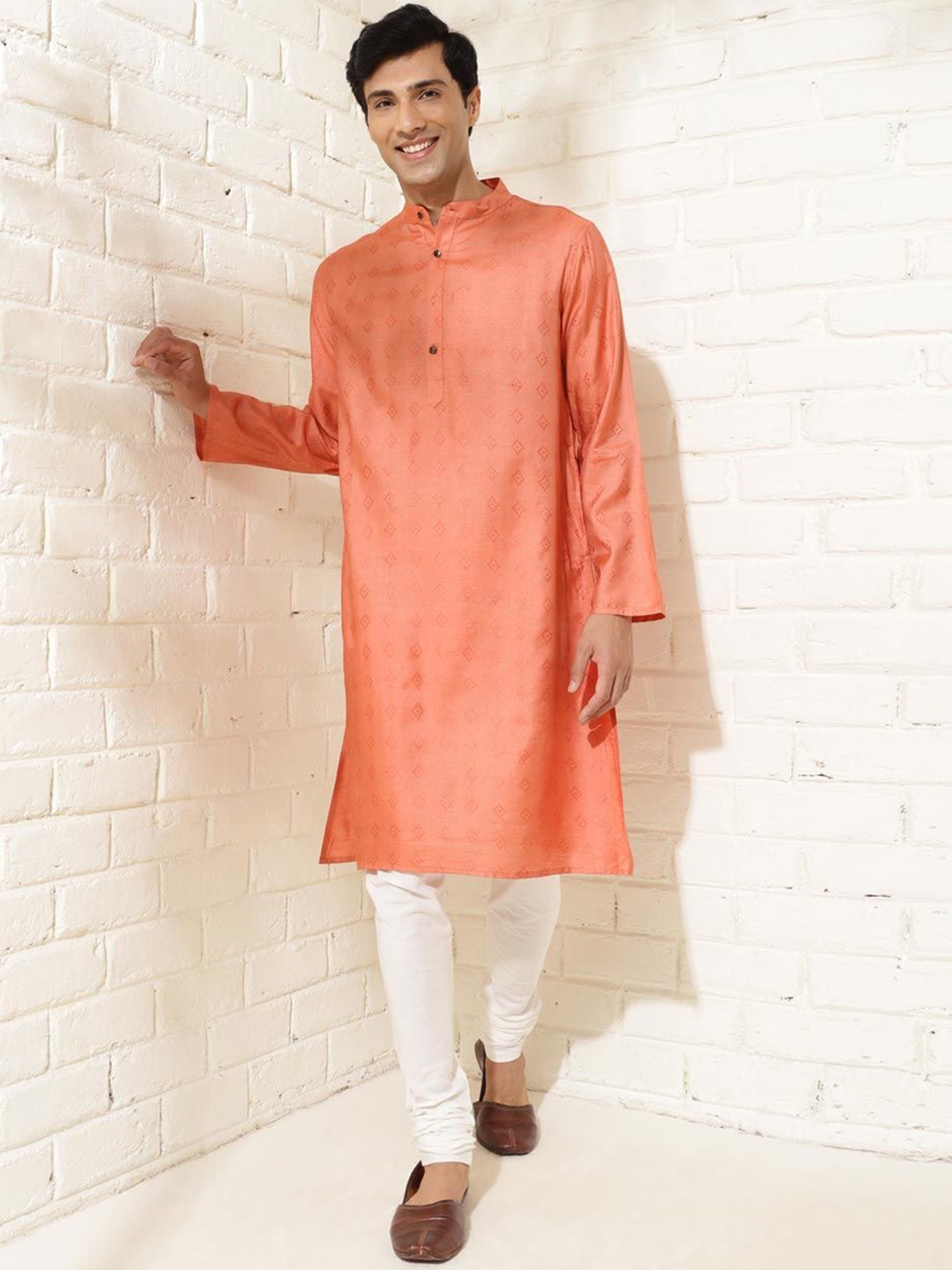 

Fabindia Men Thread Work Kurta, Peach