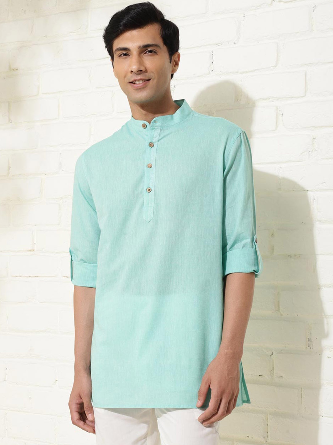 

Fabindia Men Solid Cotton Woven Short Kurta, Green